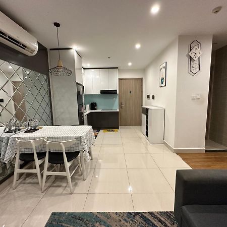 Can Ho 2Pn Day Du Tien Nghi-Vinhomes Grand Park Quan 9 Go Cong Exterior foto